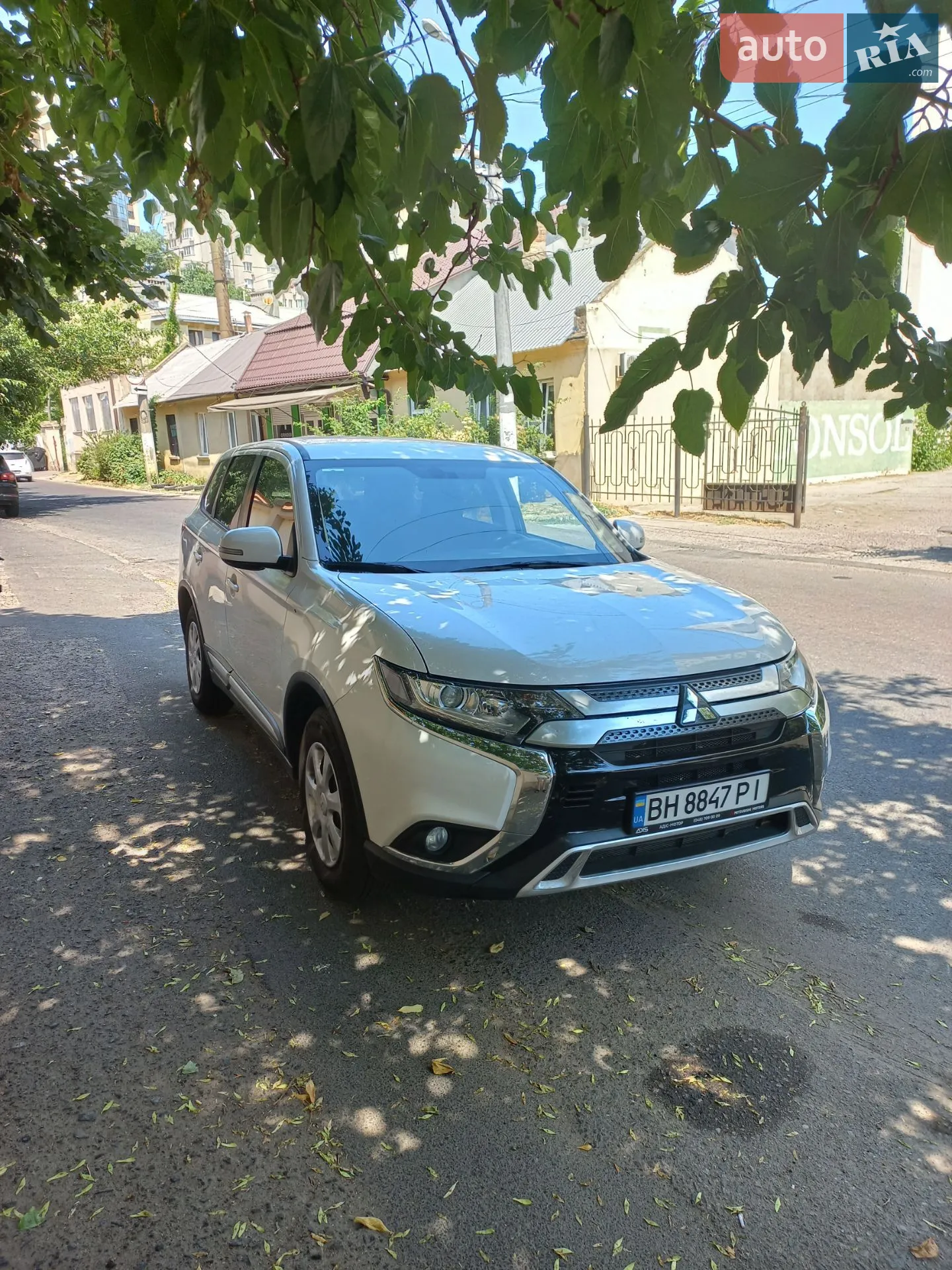 2021 Mitsubishi Outlander - фото 1