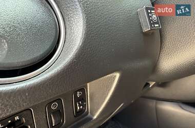Внедорожник / Кроссовер Mitsubishi Outlander 2006 в 
