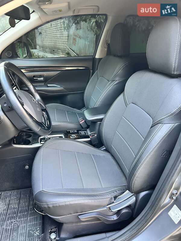 Внедорожник / Кроссовер Mitsubishi Outlander 2018 в Запорожье