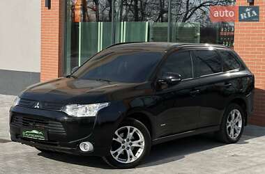 Внедорожник / Кроссовер Mitsubishi Outlander 2012 в 
