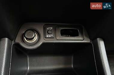Внедорожник / Кроссовер Mitsubishi Outlander 2012 в 
