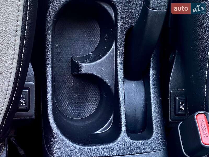Внедорожник / Кроссовер Mitsubishi Outlander 2013 в Днепре