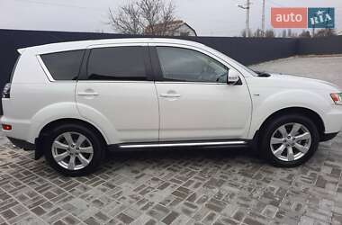Позашляховик / Кросовер Mitsubishi Outlander 2011 в 