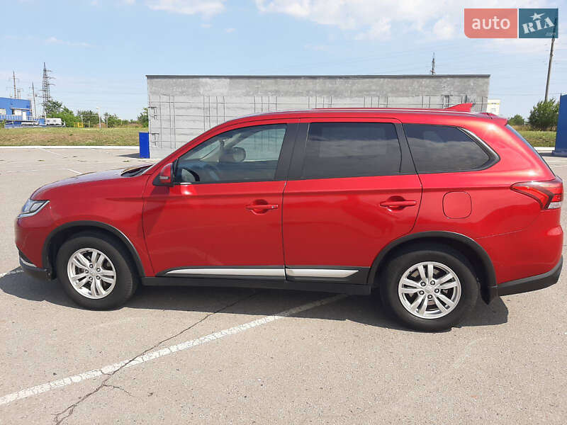 Внедорожник / Кроссовер Mitsubishi Outlander 2019 в Полтаве