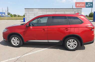 Внедорожник / Кроссовер Mitsubishi Outlander 2019 в 
