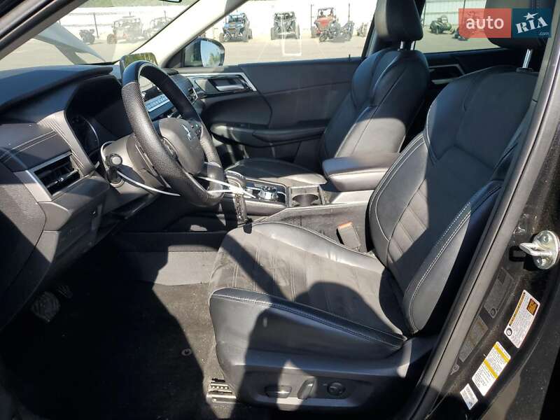Позашляховик / Кросовер Mitsubishi Outlander 2023 в Хмельницькому