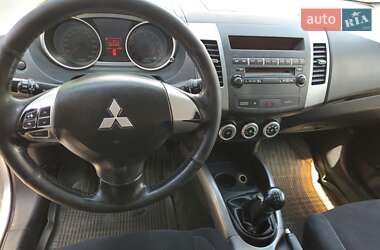 Внедорожник / Кроссовер Mitsubishi Outlander 2008 в 