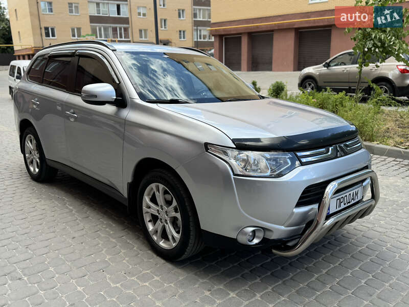 Внедорожник / Кроссовер Mitsubishi Outlander 2013 в Виннице
