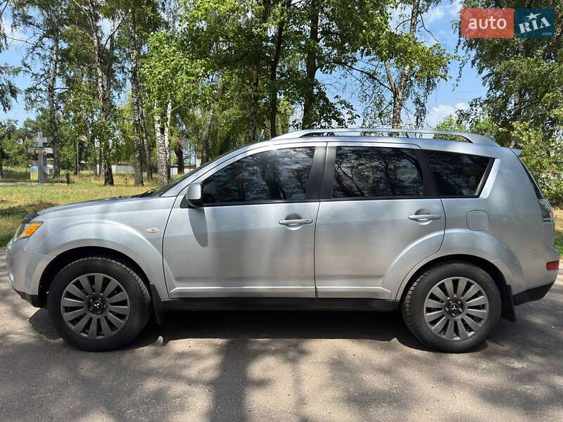 Внедорожник / Кроссовер Mitsubishi Outlander 2008 в Ахтырке