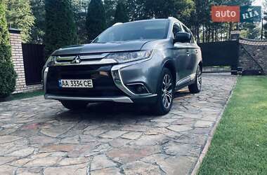 Внедорожник / Кроссовер Mitsubishi Outlander 2018 в Киеве