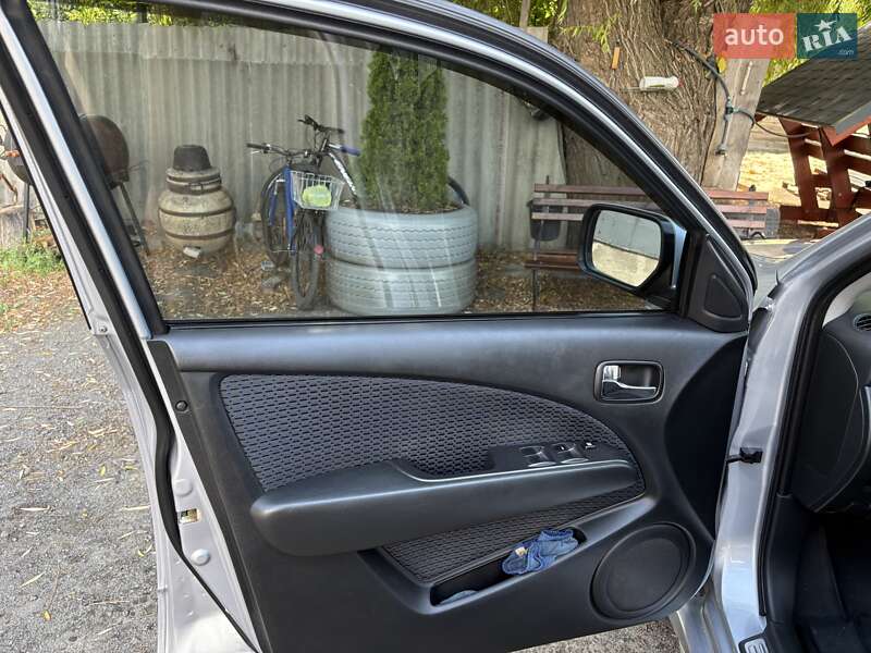 Внедорожник / Кроссовер Mitsubishi Outlander 2009 в Славянске