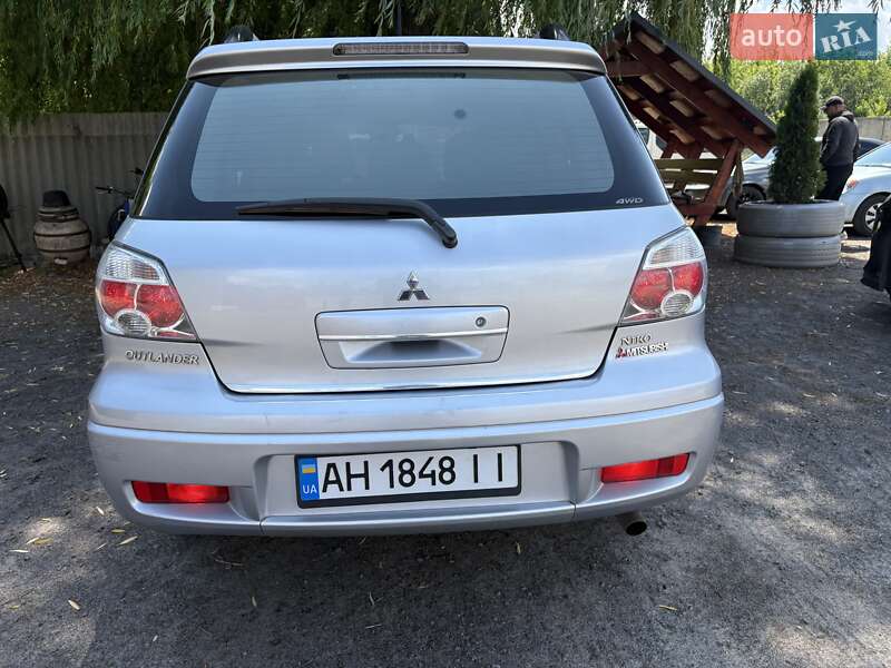 Внедорожник / Кроссовер Mitsubishi Outlander 2009 в Славянске