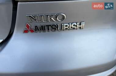 Внедорожник / Кроссовер Mitsubishi Outlander 2009 в 