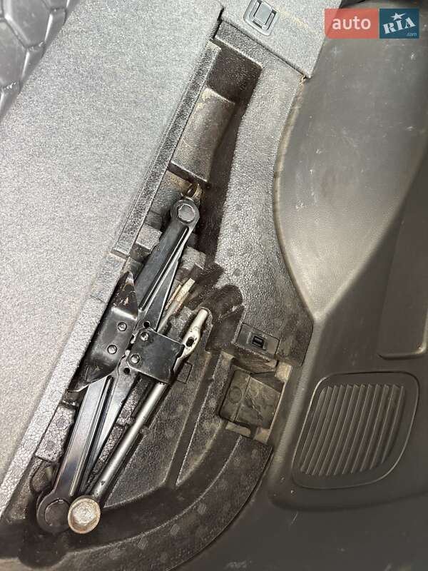 Внедорожник / Кроссовер Mitsubishi Outlander 2009 в Славянске