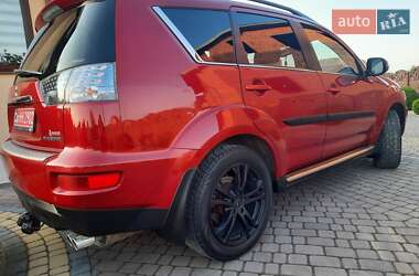 Внедорожник / Кроссовер Mitsubishi Outlander 2012 в 