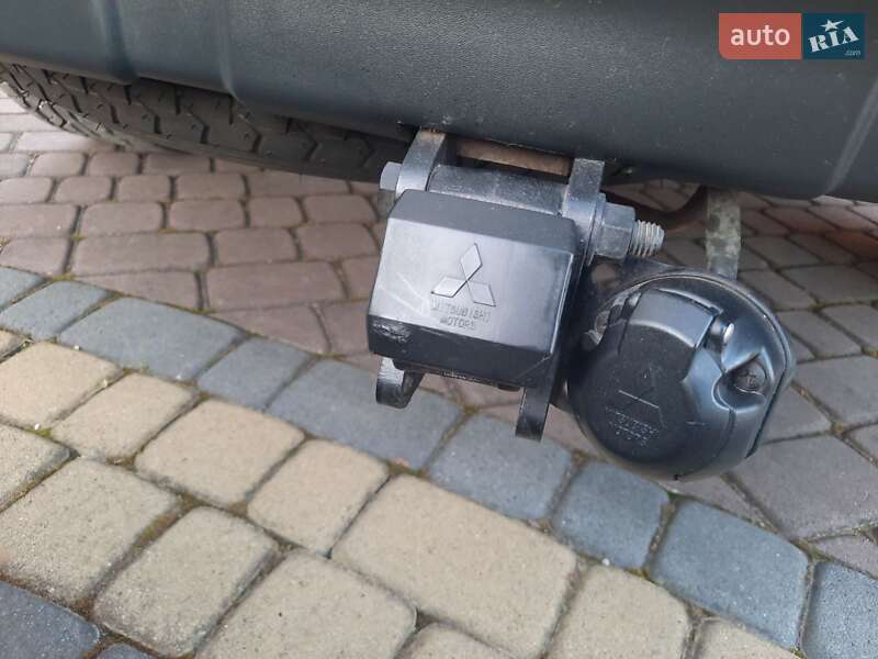 Внедорожник / Кроссовер Mitsubishi Outlander 2012 в Стрые