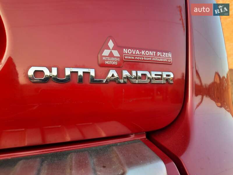 Внедорожник / Кроссовер Mitsubishi Outlander 2012 в Стрые
