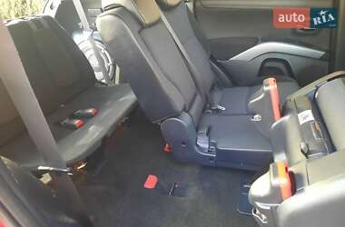 Внедорожник / Кроссовер Mitsubishi Outlander 2012 в 