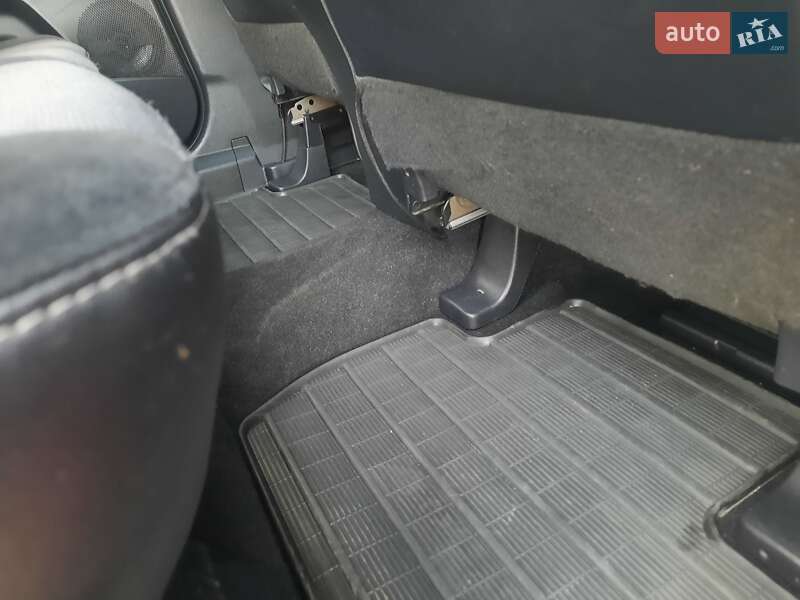 Внедорожник / Кроссовер Mitsubishi Outlander 2012 в Стрые
