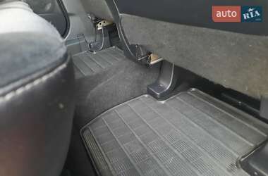 Внедорожник / Кроссовер Mitsubishi Outlander 2012 в 