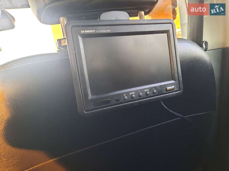 Внедорожник / Кроссовер Mitsubishi Outlander 2012 в Стрые
