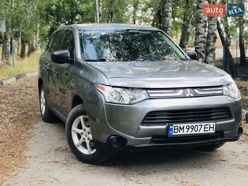 Внедорожник / Кроссовер Mitsubishi Outlander 2013 в Ахтырке