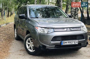 Внедорожник / Кроссовер Mitsubishi Outlander 2013 в 