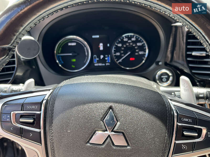 Позашляховик / Кросовер Mitsubishi Outlander 2017 в Кропивницькому