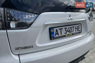 Внедорожник / Кроссовер Mitsubishi Outlander 2010 в 