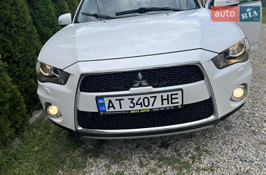 Внедорожник / Кроссовер Mitsubishi Outlander 2010 в 