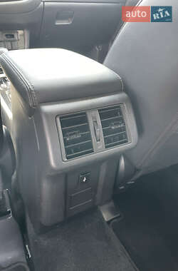 Внедорожник / Кроссовер Mitsubishi Outlander 2019 в 
