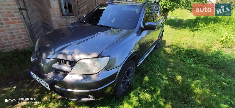 Позашляховик / Кросовер Mitsubishi Outlander 2006 в Шацьку