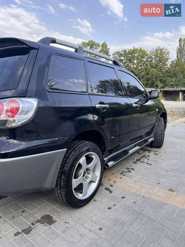 Внедорожник / Кроссовер Mitsubishi Outlander 2004 в Николаеве