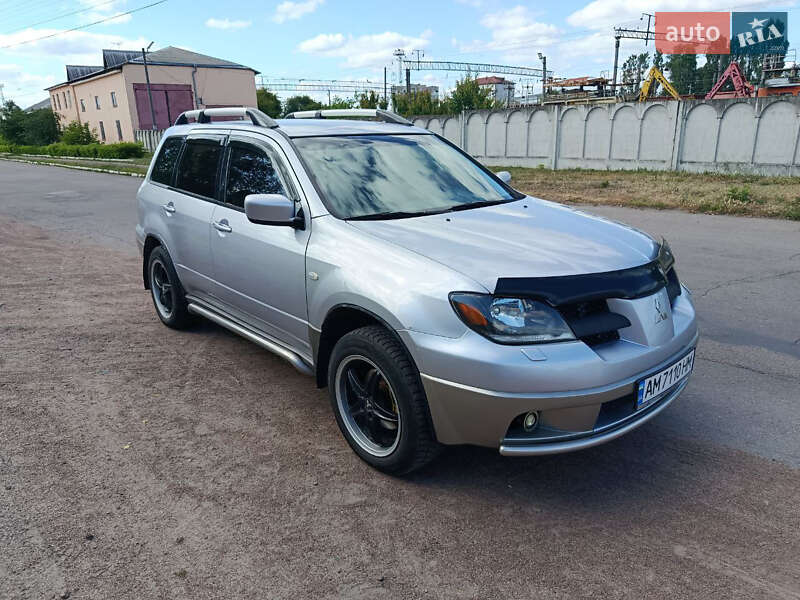 Внедорожник / Кроссовер Mitsubishi Outlander 2003 в Коростене