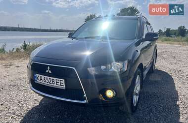 Внедорожник / Кроссовер Mitsubishi Outlander 2010 в 