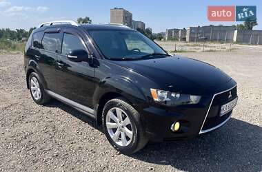 Внедорожник / Кроссовер Mitsubishi Outlander 2010 в 