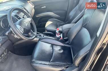 Внедорожник / Кроссовер Mitsubishi Outlander 2010 в 