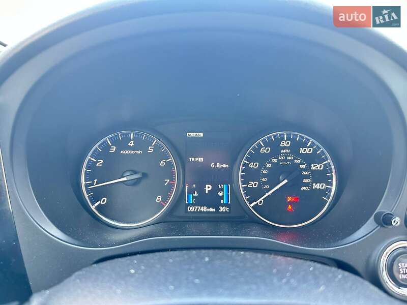 Позашляховик / Кросовер Mitsubishi Outlander 2014 в Києві