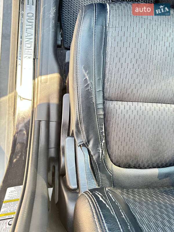 Позашляховик / Кросовер Mitsubishi Outlander 2014 в Києві