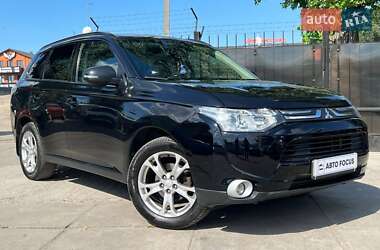 Позашляховик / Кросовер Mitsubishi Outlander 2013 в Києві
