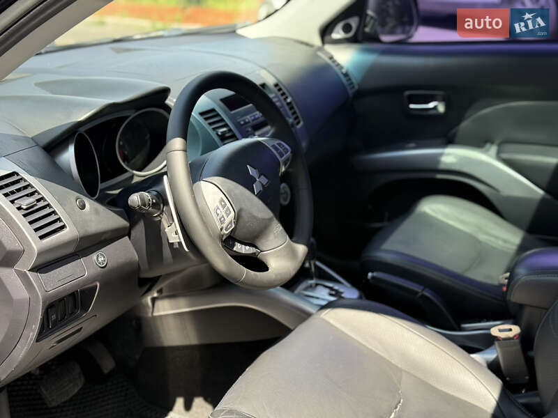 Внедорожник / Кроссовер Mitsubishi Outlander 2008 в Киеве