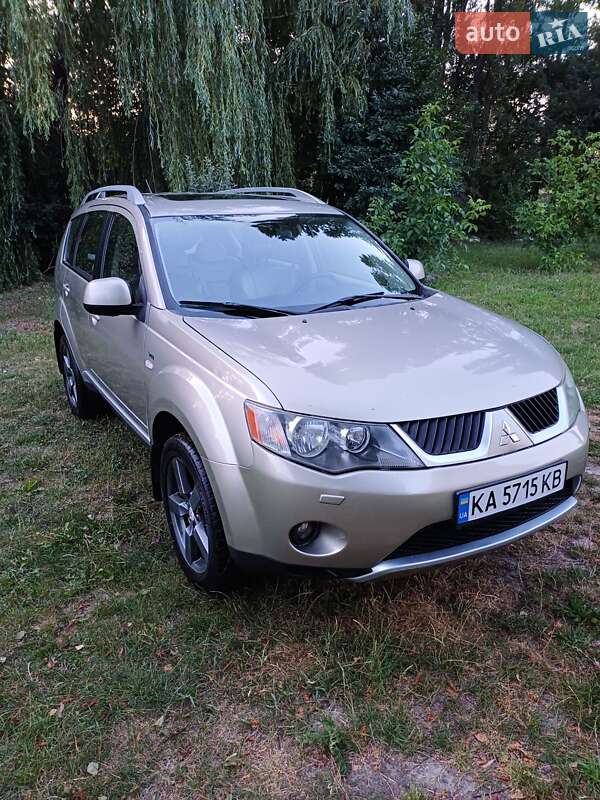 Внедорожник / Кроссовер Mitsubishi Outlander 2007 в 