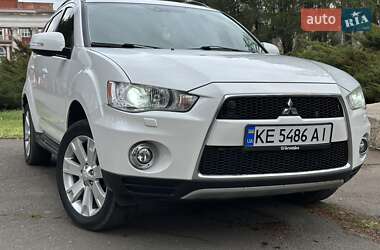 Внедорожник / Кроссовер Mitsubishi Outlander 2011 в 