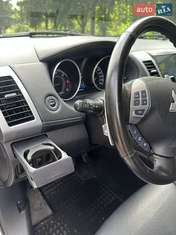 Внедорожник / Кроссовер Mitsubishi Outlander 2011 в Кривом Роге
