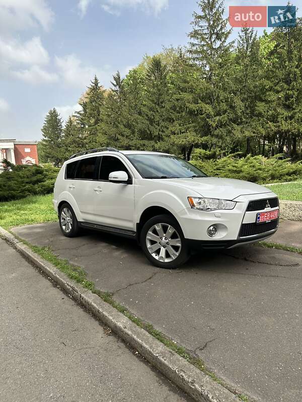 Внедорожник / Кроссовер Mitsubishi Outlander 2011 в Кривом Роге