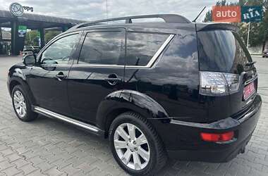 Внедорожник / Кроссовер Mitsubishi Outlander 2011 в 