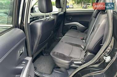 Внедорожник / Кроссовер Mitsubishi Outlander 2011 в 