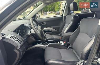 Внедорожник / Кроссовер Mitsubishi Outlander 2011 в 