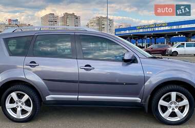 Внедорожник / Кроссовер Mitsubishi Outlander 2008 в 