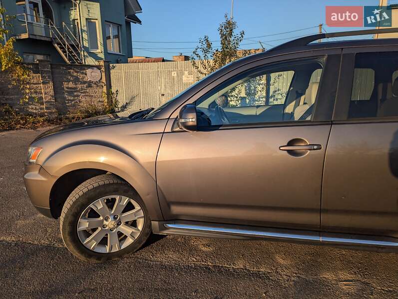 Внедорожник / Кроссовер Mitsubishi Outlander 2011 в Ровно фото 3 Внедорожник / Кроссовер Mitsubishi Outlander 2011 в Ровно